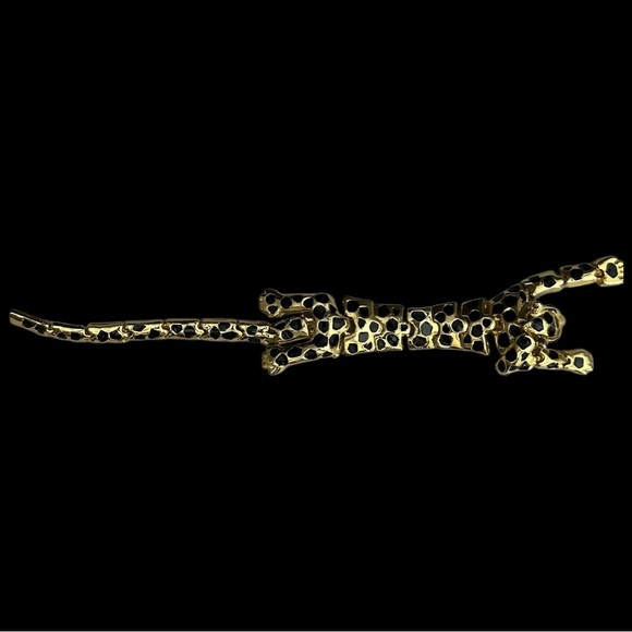 Vintage Leopard Articulated Shoulder Brooch Goldtone Black Enamel Green Eyes - Picture 7 of 15